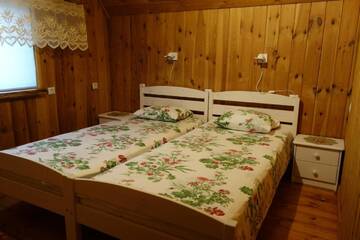 Фото номера Двухместный номер с 2 отдельными кроватями и общей ванной комнатой Отели типа «постель и завтрак» Adu-Jaani Kodumajutus г. Mätja 11
